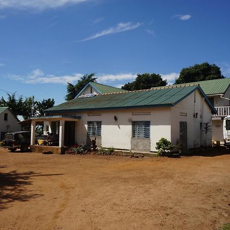 Masaka Backpackers, Tourists Cottage & Campsite Exterior foto
