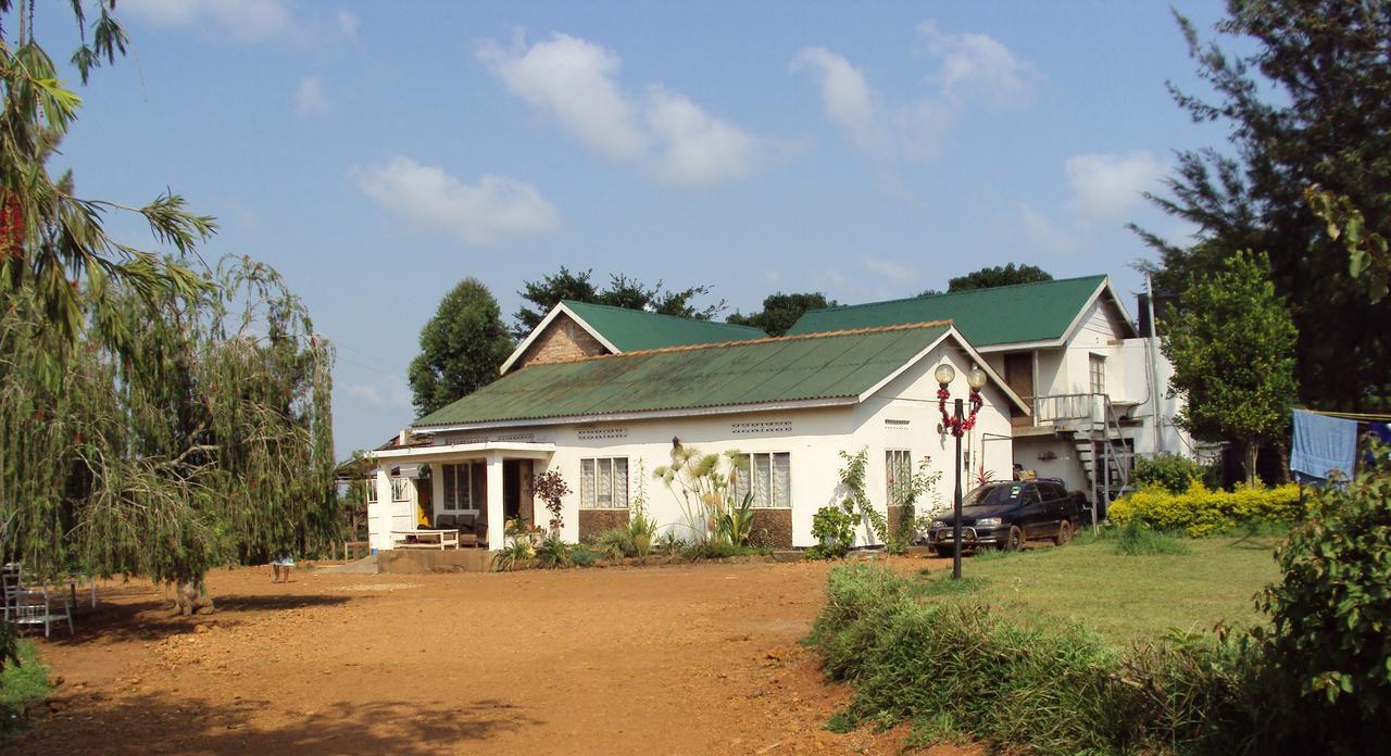 Masaka Backpackers, Tourists Cottage & Campsite Exterior foto