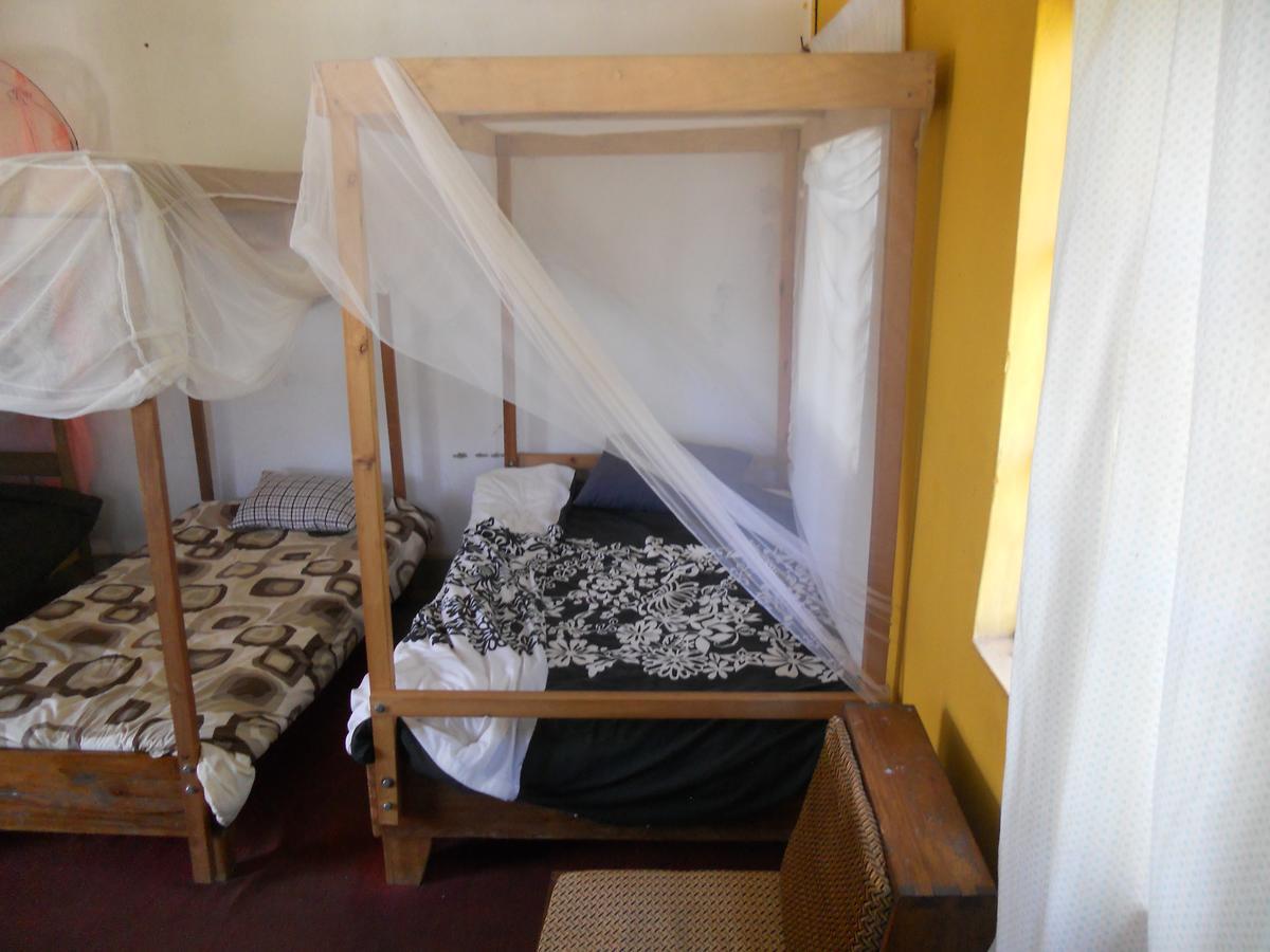 Masaka Backpackers, Tourists Cottage & Campsite Exterior foto