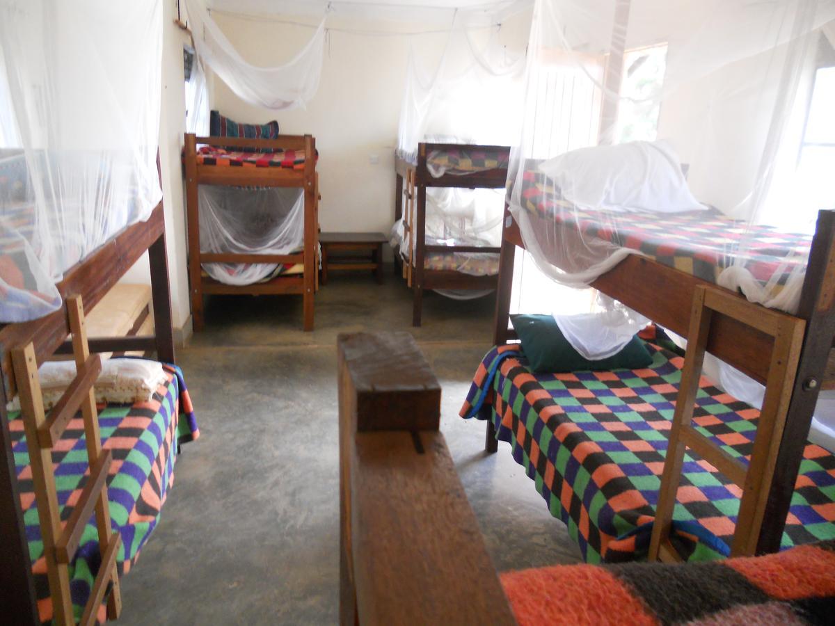 Masaka Backpackers, Tourists Cottage & Campsite Exterior foto