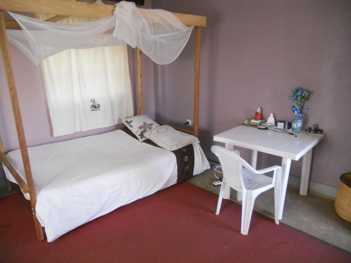 Masaka Backpackers, Tourists Cottage & Campsite Exterior foto